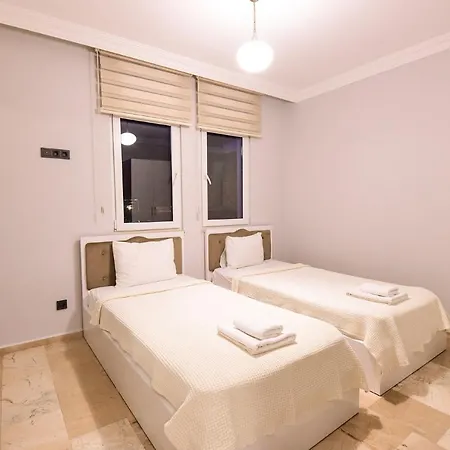 Moonlight فيلة Karadere (Aegean)